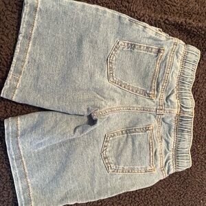 Girls size 5 t , Jean shorts,brand carters